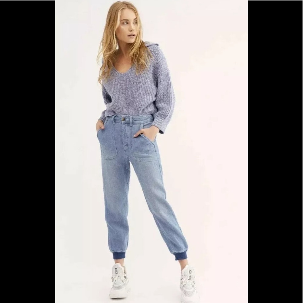 SALE Free People relaxed Skye Boyfriend jeans jogger